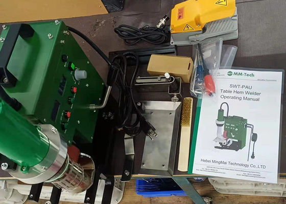 Telhando a máquina de soldadura material bobinada impermeável do ponto da tabela 2.3kw para a piscina
