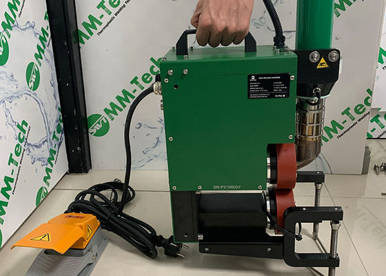Telhando a máquina de soldadura material bobinada impermeável do ponto da tabela 2.3kw para a piscina